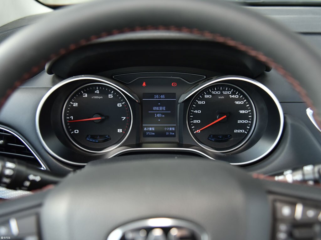 طراحی داخلی و نمای کابین جک SR3