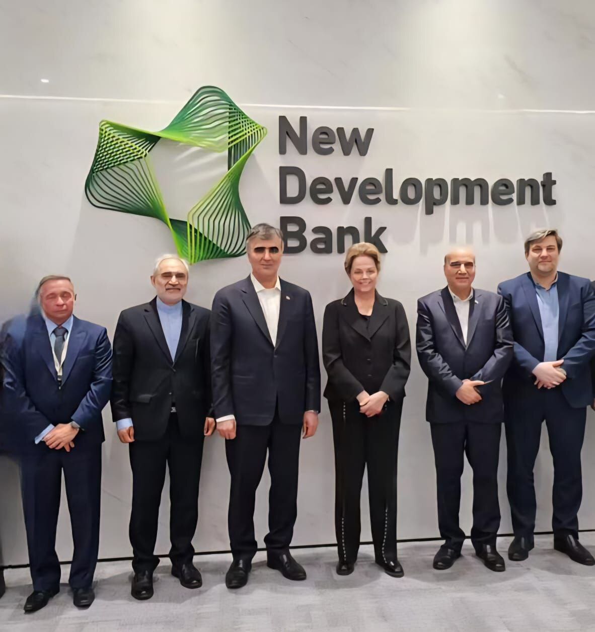 دیدار رئیس‌کل بانک مرکزی ایران با رئیس بانک توسعه نوین بریکس در شانگهای