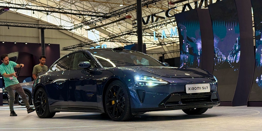تصاویر خودرو شیائومی su7
