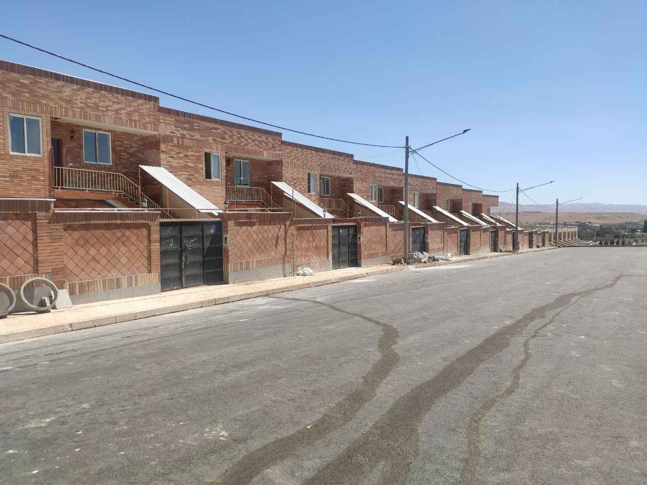 بازدید اصحاب رسانه‌ها از پروژه نهضت ملی مسکن مهرگان/تحویل ۵۰۰ واحد تا پایان سال