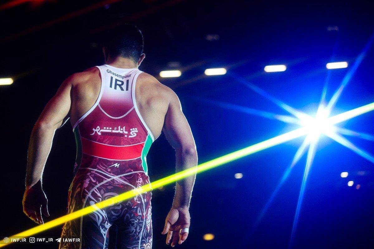 ساعت كشتی فينال رحمان عموزاد