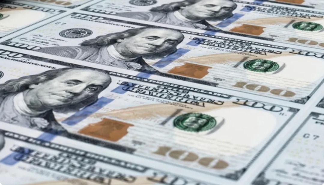 تفاوت قیمت ارز مسافرتی و آزاد پنجشنبه ۳ مهر