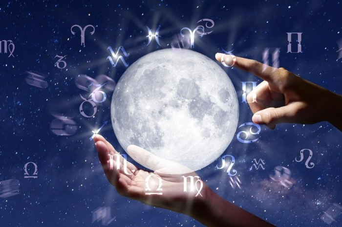 روزهای قمر در عقرب آذر