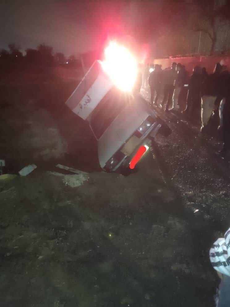فرونشست زمین در شهرک ولیعصر تهران ۳ خودرو را گرفتار کرد