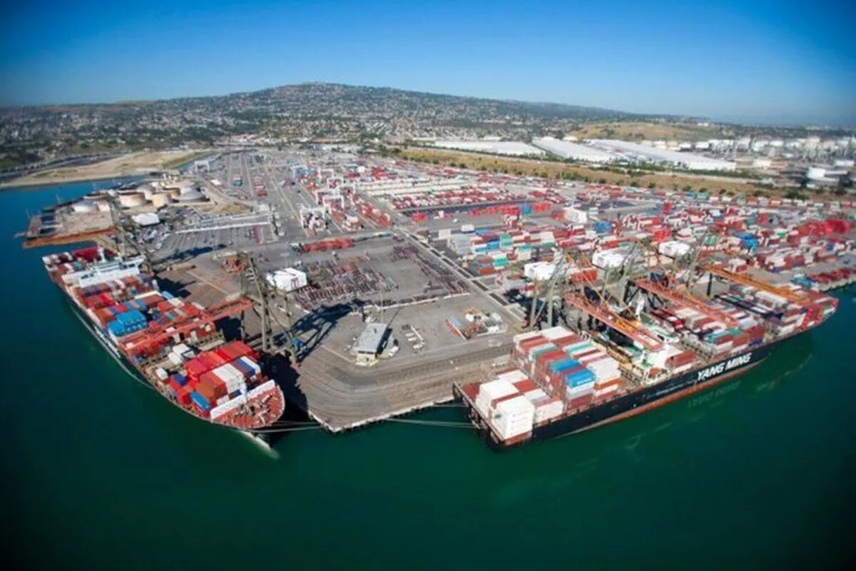 بندر شهید رجایی چه حجمی از ترانزیت کالا را در اختیار دارد؟