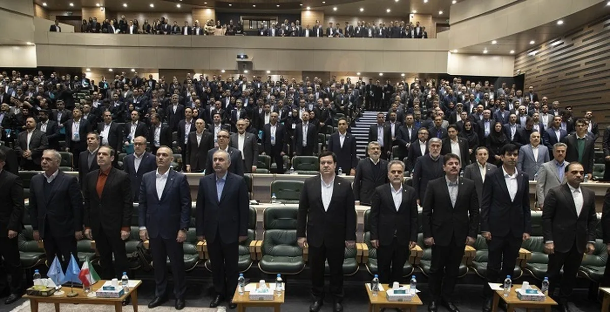 تجلیل از 26 رییس شعبه بانک ملت در گردهمایی روسای موفق شبكه بانكی كشور