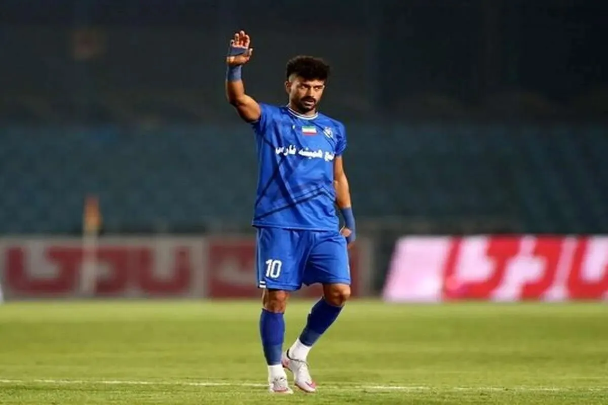 چرا استقلال با رامین رضاییان تمدید نمی‌کند؟