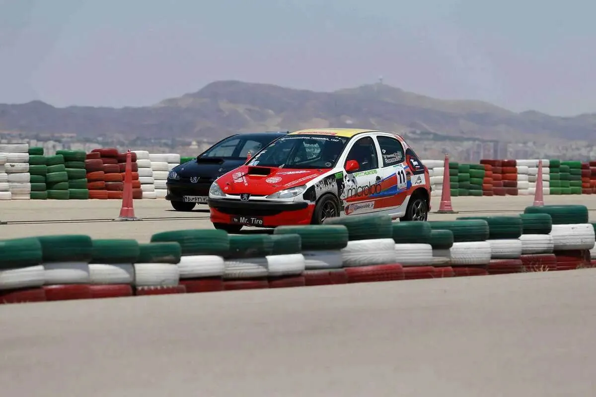 ماجرای حادثه در پیست اتومبیلرانی آزادی چه بود؟