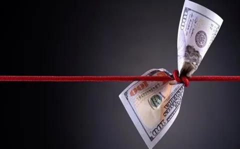 ۴ پیش‌‌نیاز ارز تک‌نرخی؛ اول باید ۳۰ میلیارد دلار قاچاق را مهار کنیم