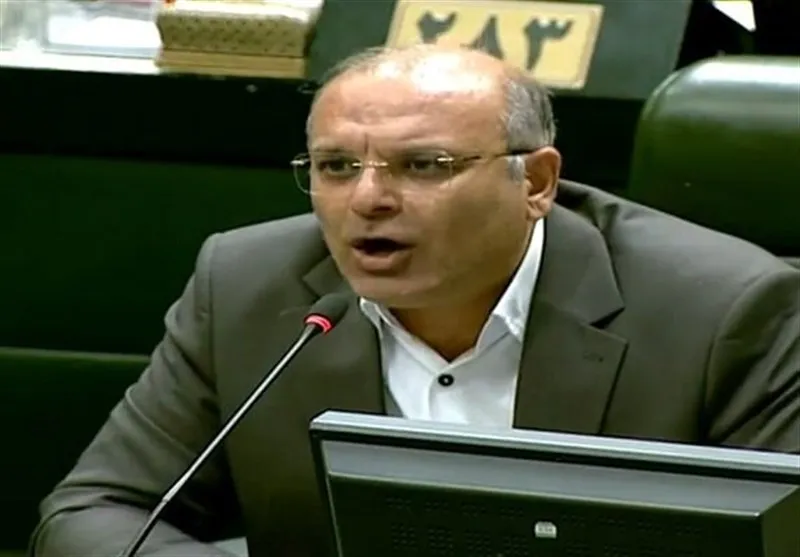 ترخیص کالا و پرداخت حقوق‌ها بدون وقفه ادامه دارد