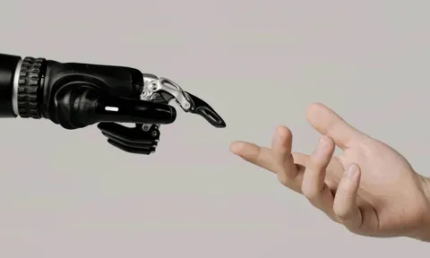 آغاز عصر ربات‌های انسان‌نما؛ فاکسکان و سامسونگ پیشتاز هستند