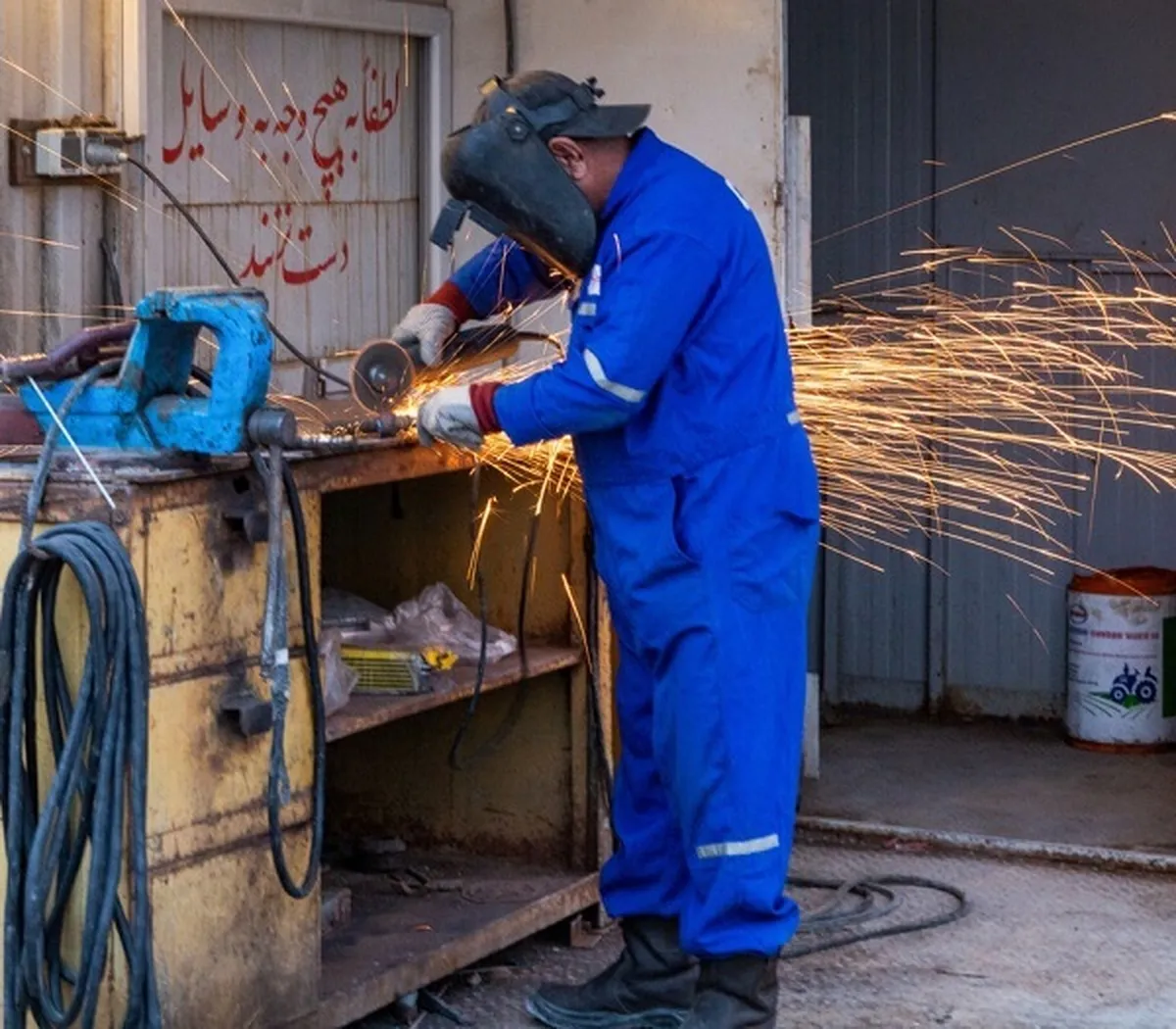 کاهش پلکانی معافیت مالیاتی کارفرمایان کارگاه‌های کوچک