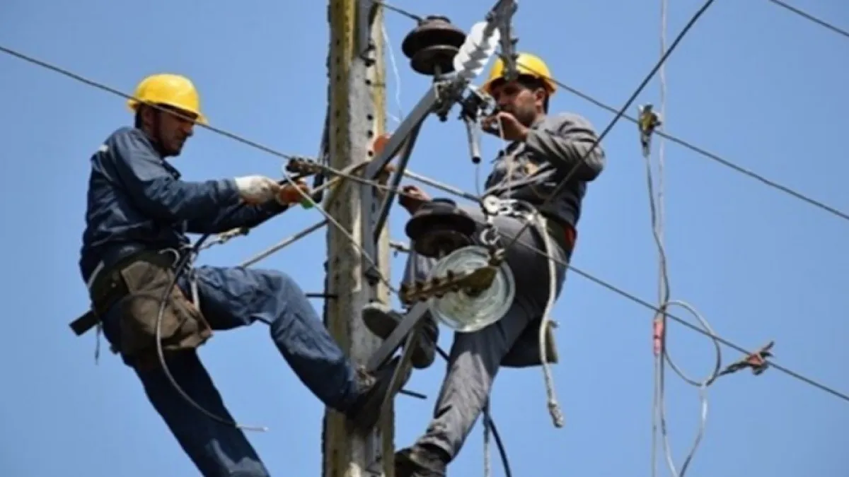بازسازی فوری شبکه‌های برق آسیب دیده از حملات صهیونی