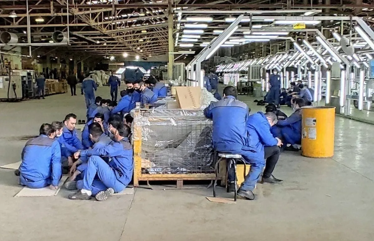 واگذاری خودروسازی به قطعه‌ساز انحصار جدید در صنعت ایجاد می‌کند