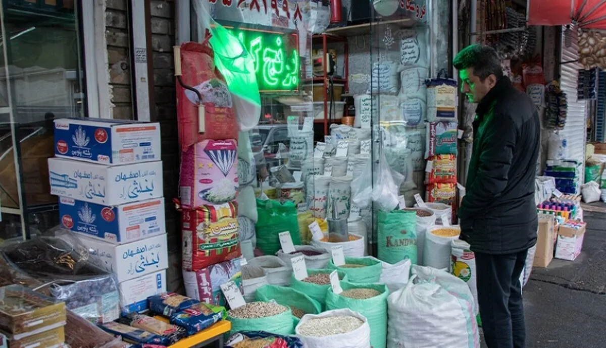 رشد تورم خوراکی‌ها؛ لزوم اجرای سیاست توزیع بسته معیشتی با بهای ثابت