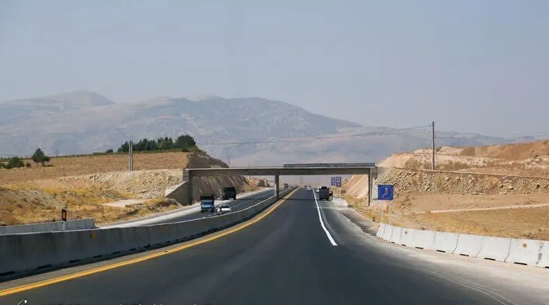 روکش آسفالت ۷۹۰۰ کیلومتر از محور‌های فرعی و روستایی کشور