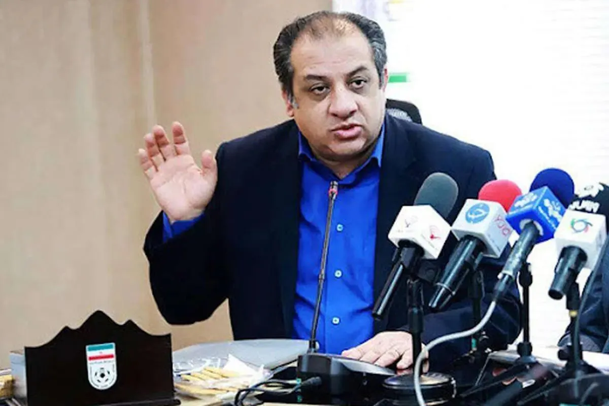 حضور متهم پرونده فساد فوتبال با موتور در باشگاه استقلال!