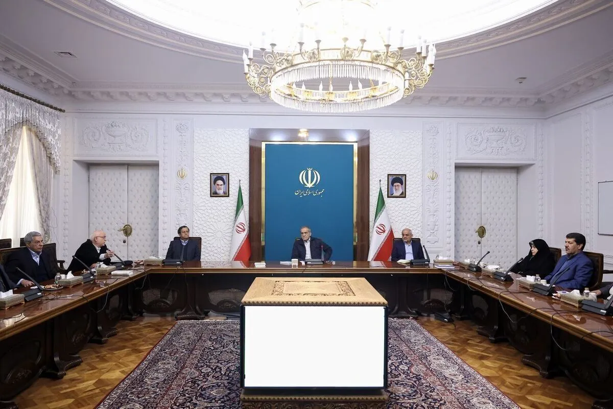 پزشکیان: پرداخت ارز ترجیحی به عده‌ای تبدیل به سهمیه و رانت شد