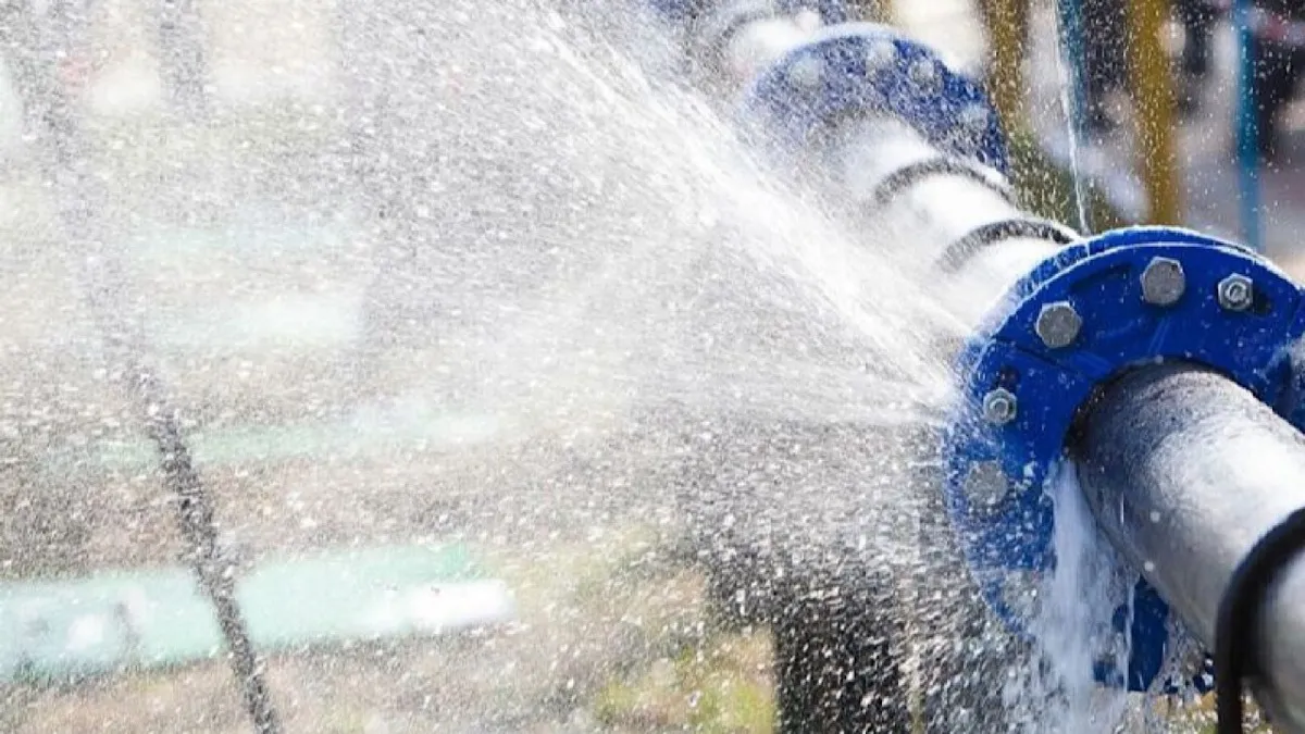 هدررفت واقعی آب ۱۵ درصد است