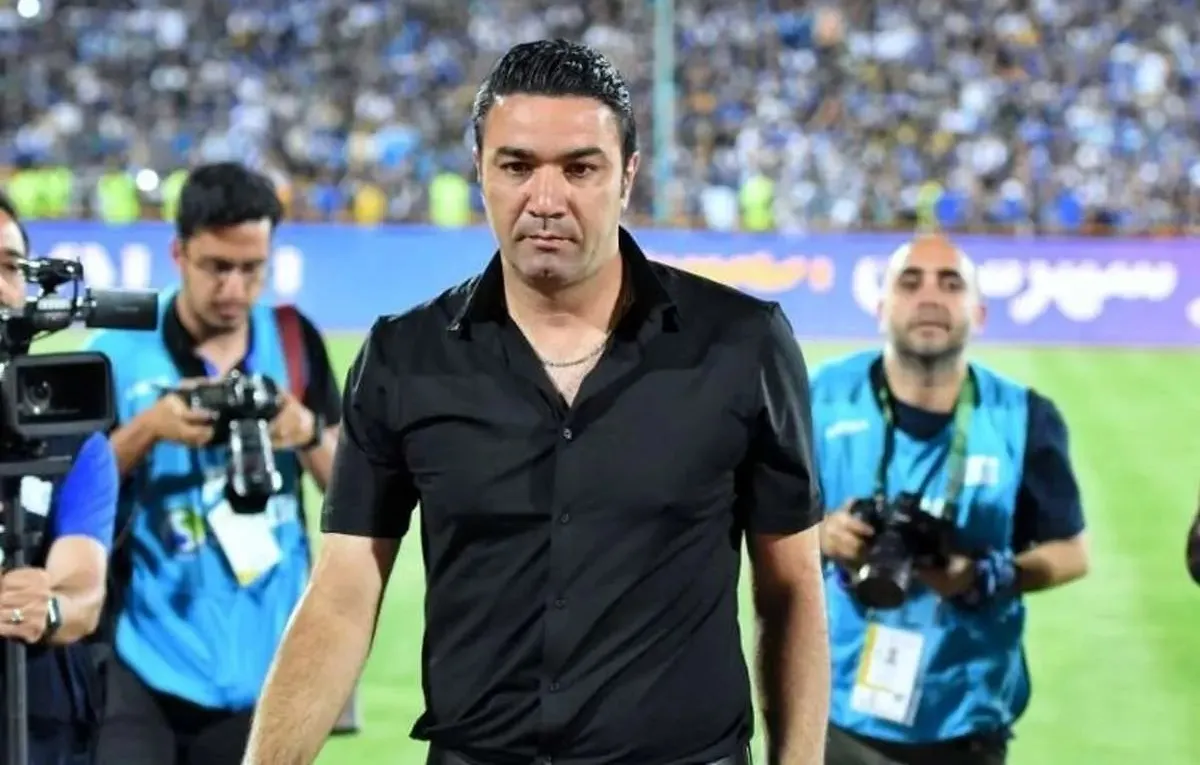 جواد نکونام لباس پرسپولیس را پاره کرد