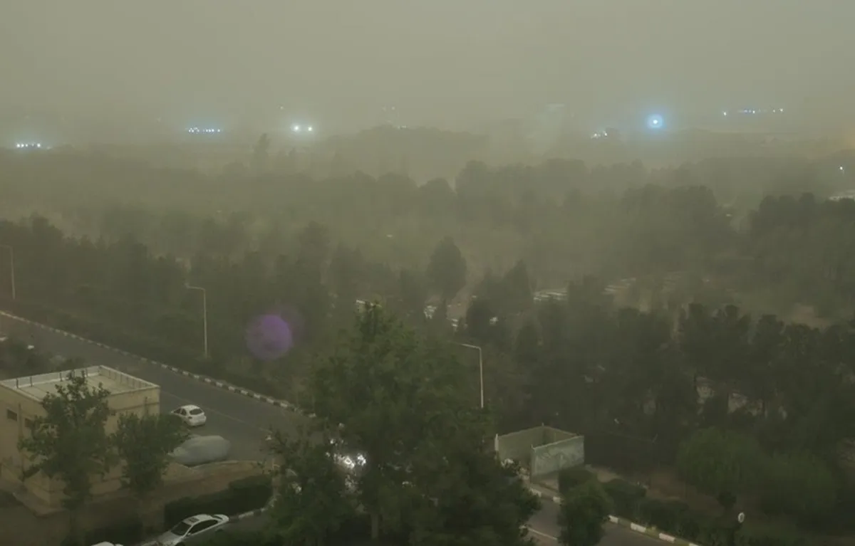 سرعت وزش باد در تهران به ۸۸ کیلومتر رسید