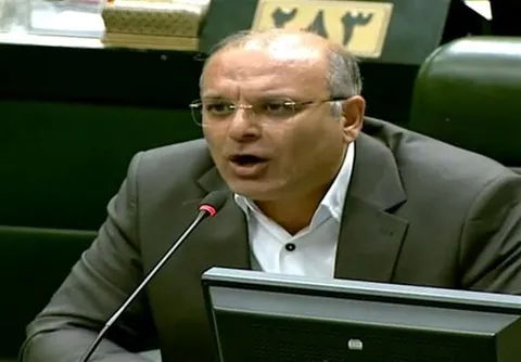 ترخیص کالا و پرداخت حقوق‌ها بدون وقفه ادامه دارد