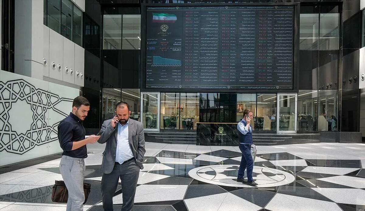 جای پای شاخص بورس در ارتفاع ۳.۲ میلیون واحد محکم شد