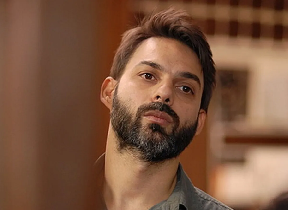 پیمان معادی راوی پدر استقلال می‌شود