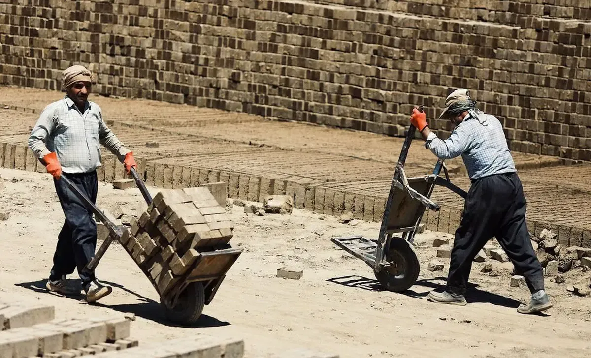 ناامنی معیشتی کارگران را به مشاغل غیررسمی سوق می‌دهد