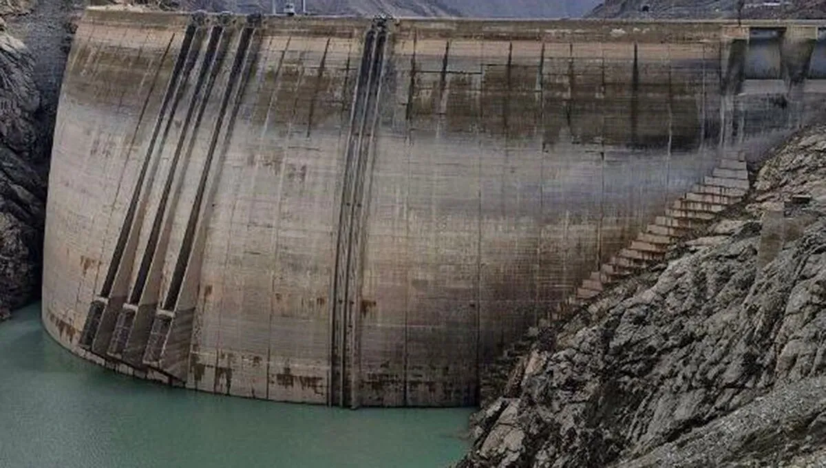 افت ۹۶ درصدی بارش‌های تهران و نصف شدن ذخایر سد‌ها