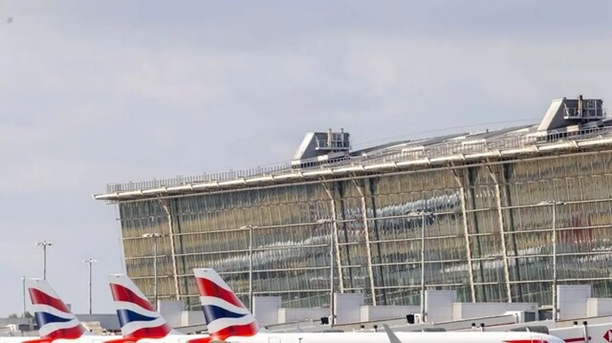 اختلال چند ساعته پروازها در فرودگاه‌های انگلیس
