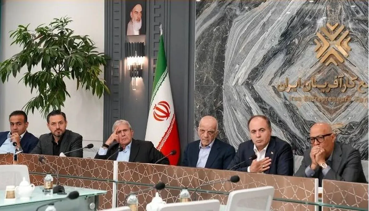 در وزارت جهاد نوری قزلجه مدیر نیست، واردکننده مدیریت می‌کند