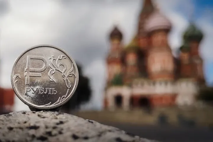 اقتصاد روسیه در تله نرخ بهره؛ نفت گران بی‌اثر ماند