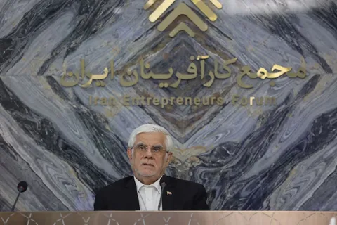 عارف: دولت در حال پیگیری مشکلات بخش خصوصی در قالب اصلاحات ساختار اقتصادی است