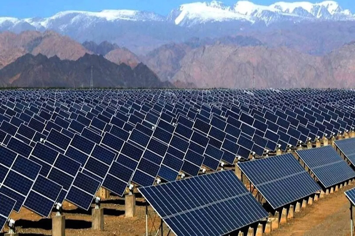 اختصاص درآمد یک نیروگاه خورشیدی برای توسعه یک روستای مرزی