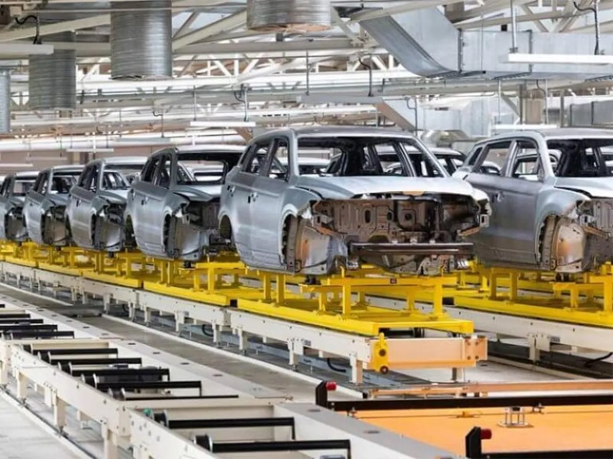 خودروساز نمی‌تواند به بهانه‌های مختلف قیمت اعلام کند