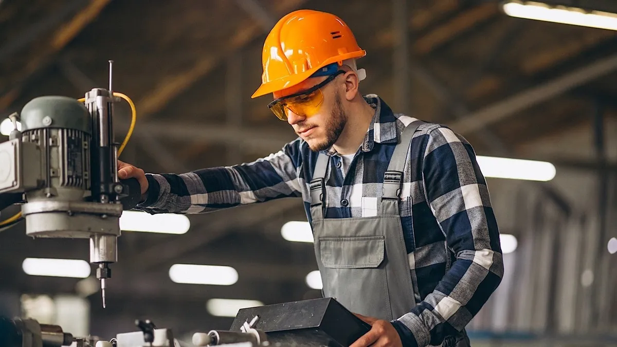 وزیر صمت: بسته حمایتی وزارت صمت برای پایداری تولید ابلاغ شد