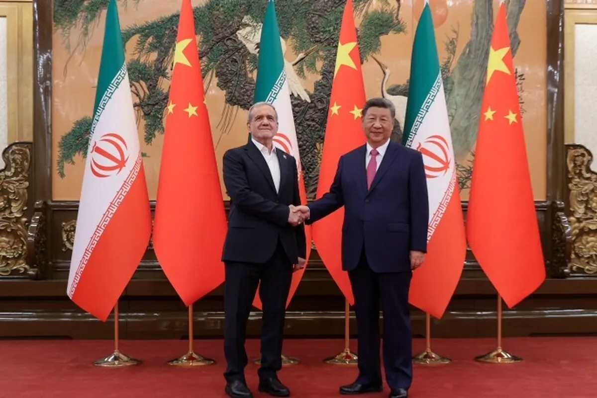 سفر رئیس‌جمهور به چین نقطه عطفی در دور زدن آمریکاست