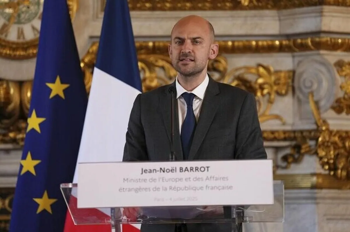 پاریس بار دیگر ایران را به بازگرداندن تحریم‌ها تهدید کرد