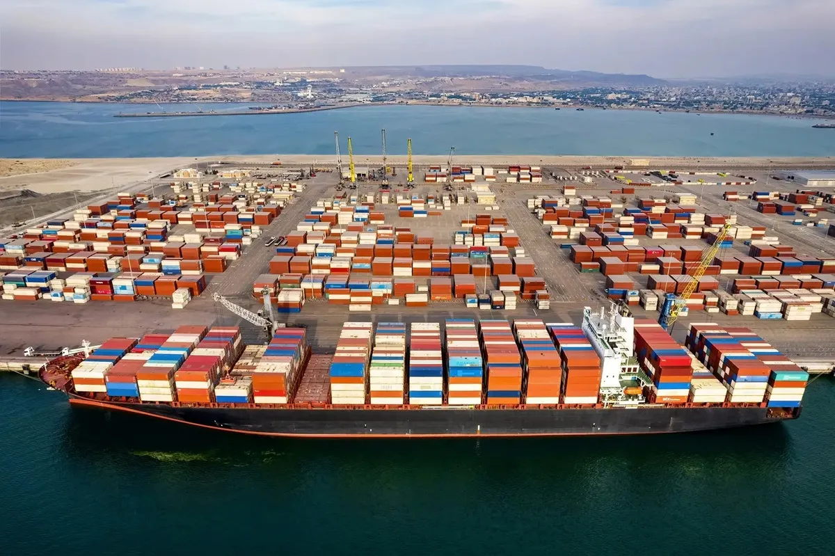 تخلیه کشتی های حامل کالای اساسی در بندر چابهار