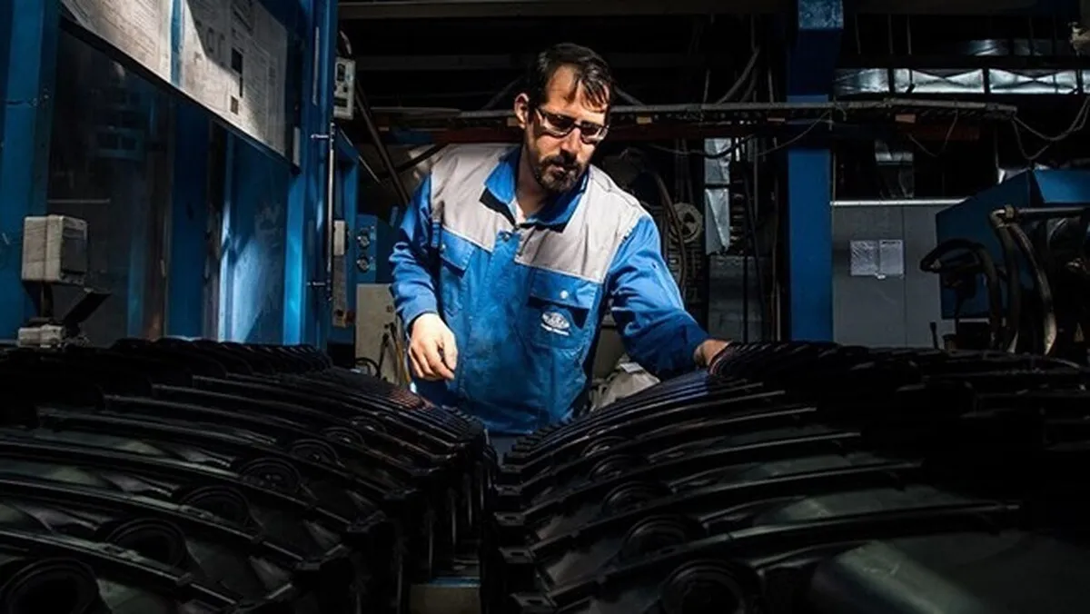 شامخ در مرداد به ۴۵.۳ رسید؛ زنگ خطر رکود