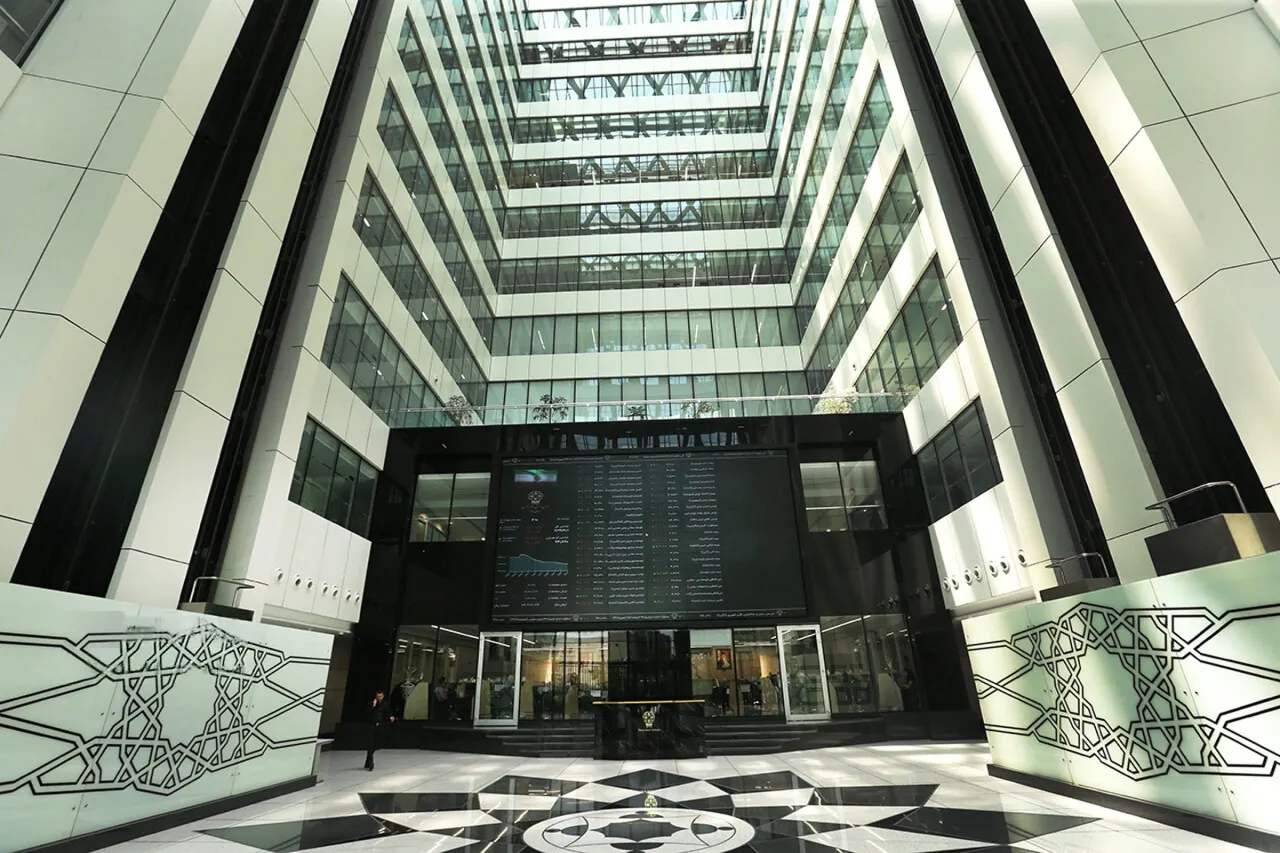 بهمن، ماه احتیاط و تردید در بورس