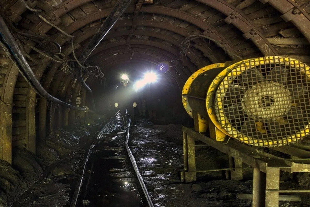 قالیباف: کمیسیون صنایع با فوریت ابعاد حادثه معدن دامغان را بررسی کند