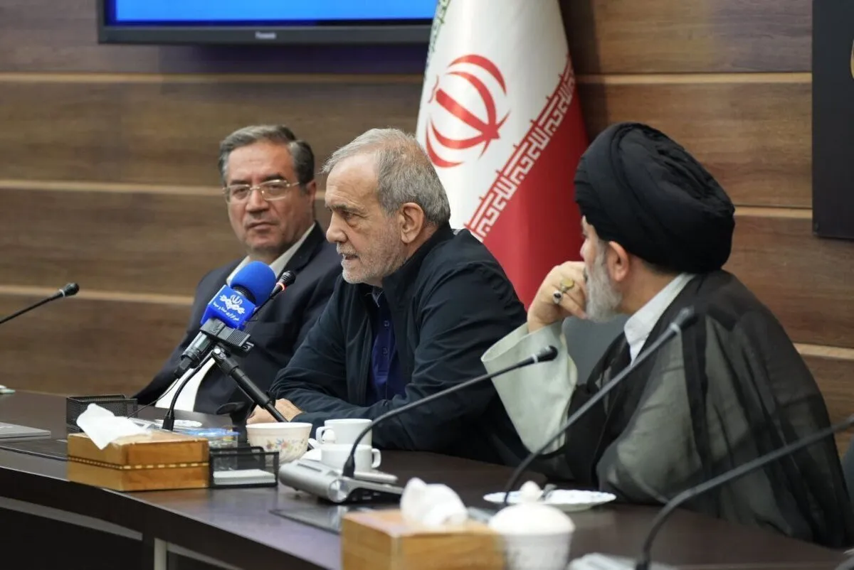 رئیس جمهور: برای نوسازی ناوگان حمل‌ونقل واردات خودرو آزاد شود