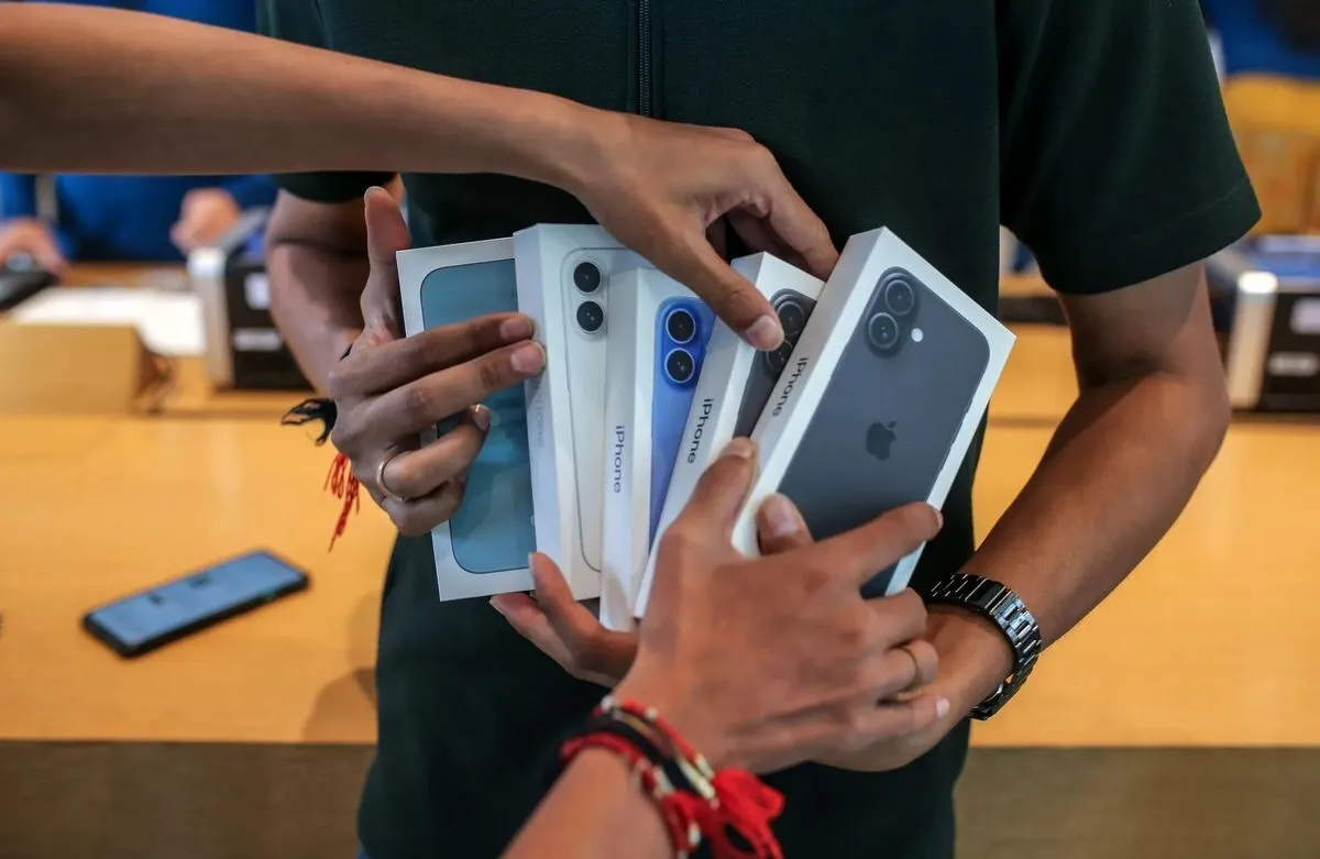 عدم‌النفع یک میلیارد دلاری کشور با رشد تقاضای واردات آیفون