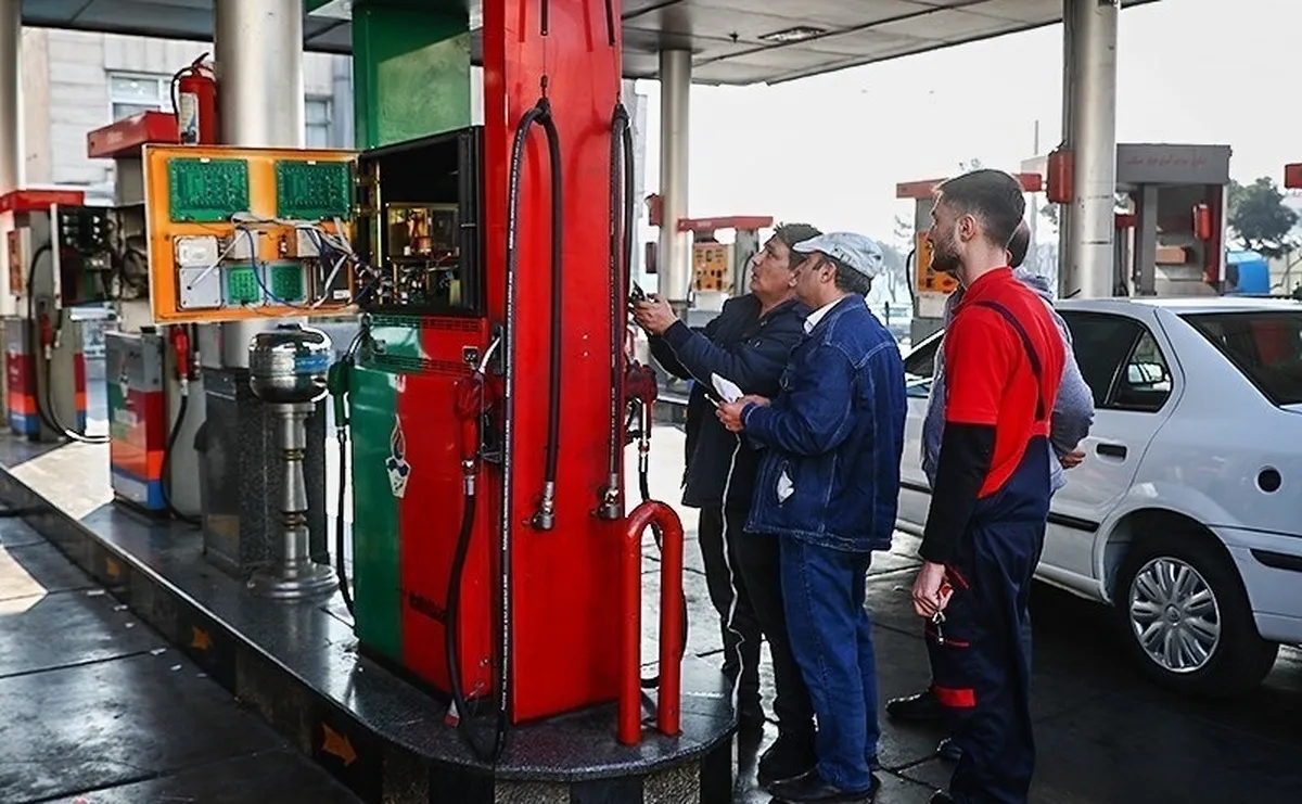رفتار عجیب برخی شهروندان تهرانی در پمپ بنزین‌ها