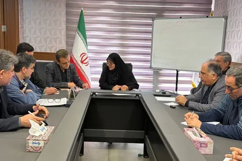 تأکید وزیر راه و شهرسازی بر تقویت هماهنگی دستگاه‌ها و رفع موانع حمل‌ونقل