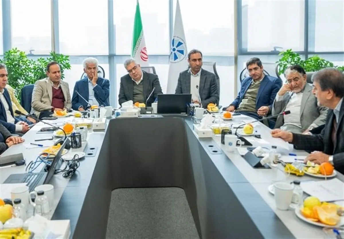 رونمایی از بسته ۷۰۰ همتی دولت برای نجات صنایع از شوک ارزی