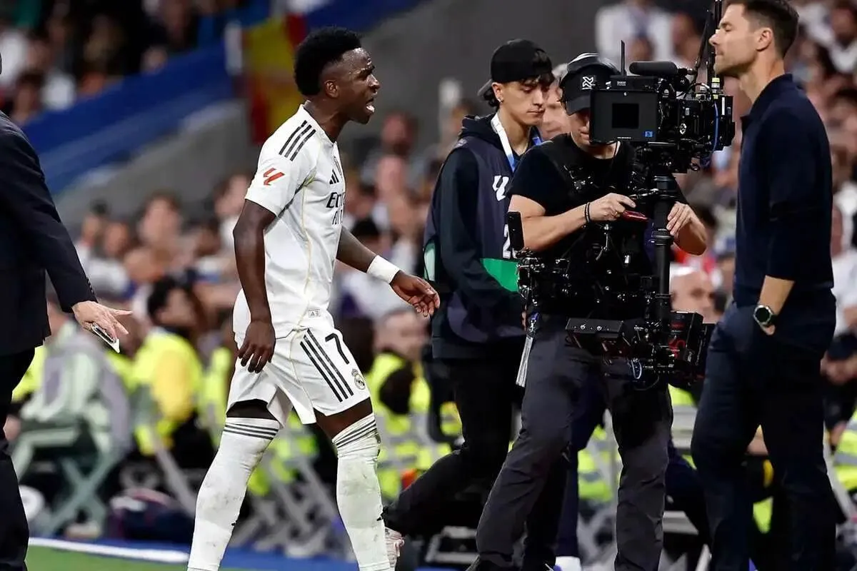 تنش شدید در رختکن رئال مادرید؛ تو مگر گواردیولایی؟!