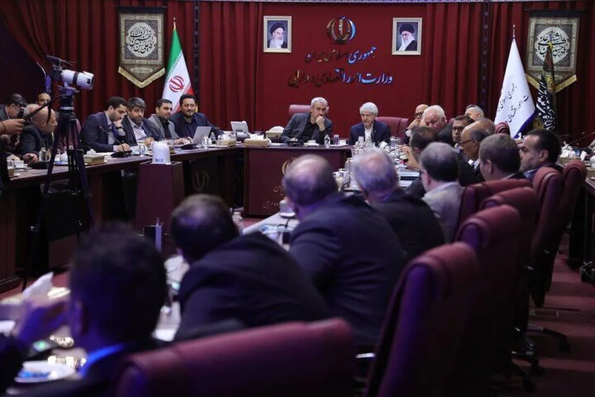 مدنی زاده: استراتژی وزارت اقتصاد، توسعه صادرات است